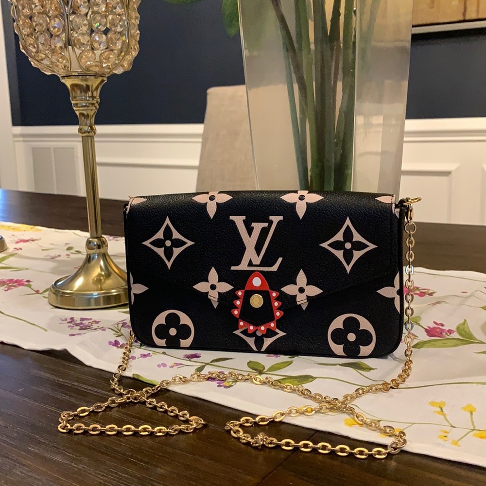 💎RARE💎 Louis Vuitton Crafty Felicie Pochette